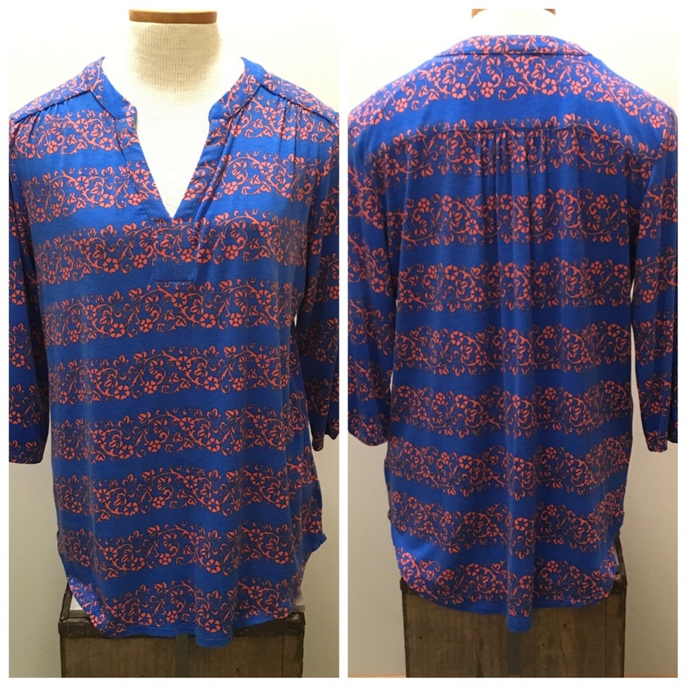 KATE & SAM stretchy, comfy, V-neck top. Size PMed